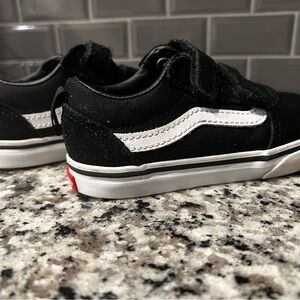 Unisex Vans shoes- classic